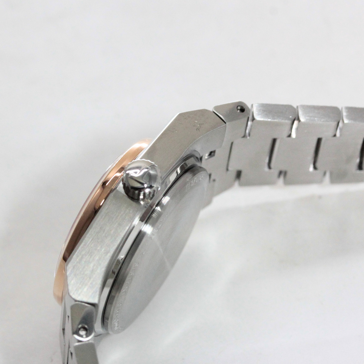 ティソのTが施されたリューズ