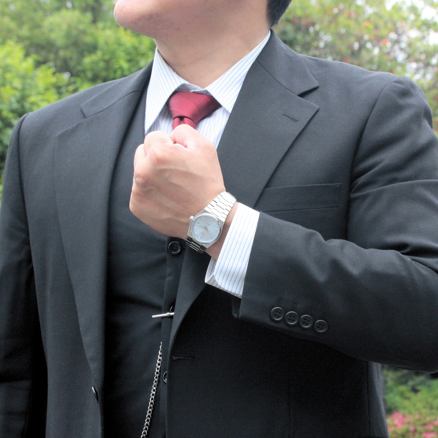 正美堂時計店男性スタッフ 着用イメージ スーツ