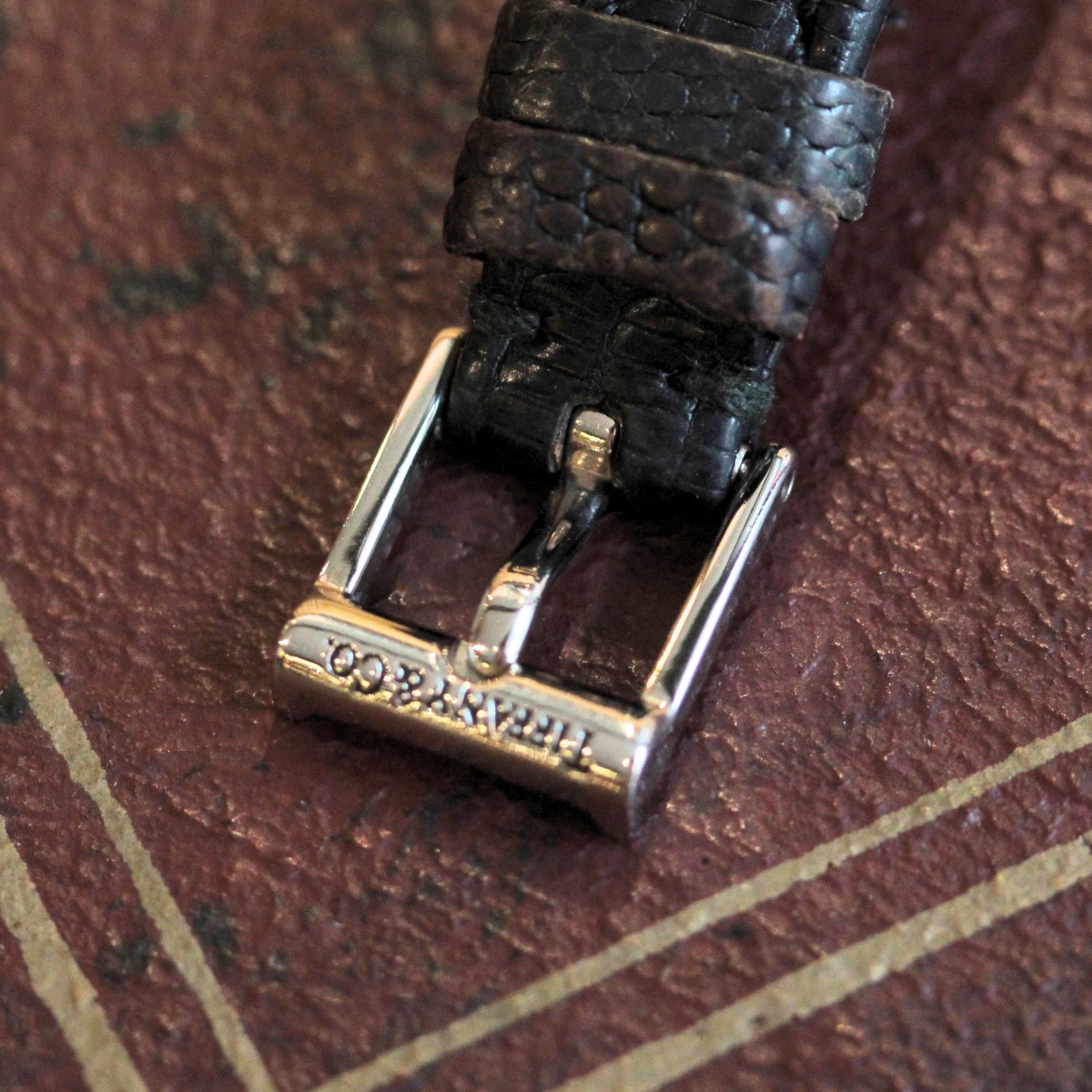 ベルトの尾錠部分