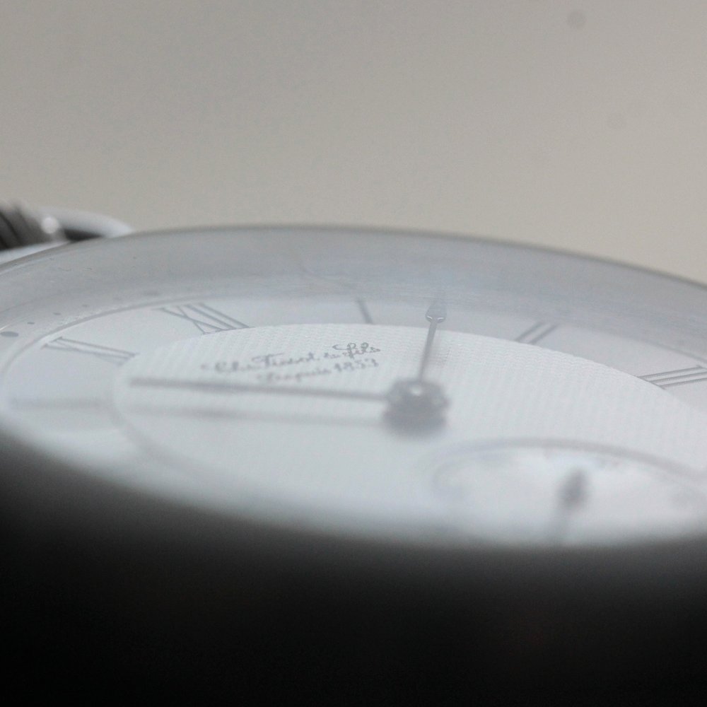 絶版モデルのティソ（TISSOT）/ ヴィンテージウォッチ / シルバーカラーオープンフェイス /ローマン数字/ 手巻き式 / 懐中時計 / tissot-1040