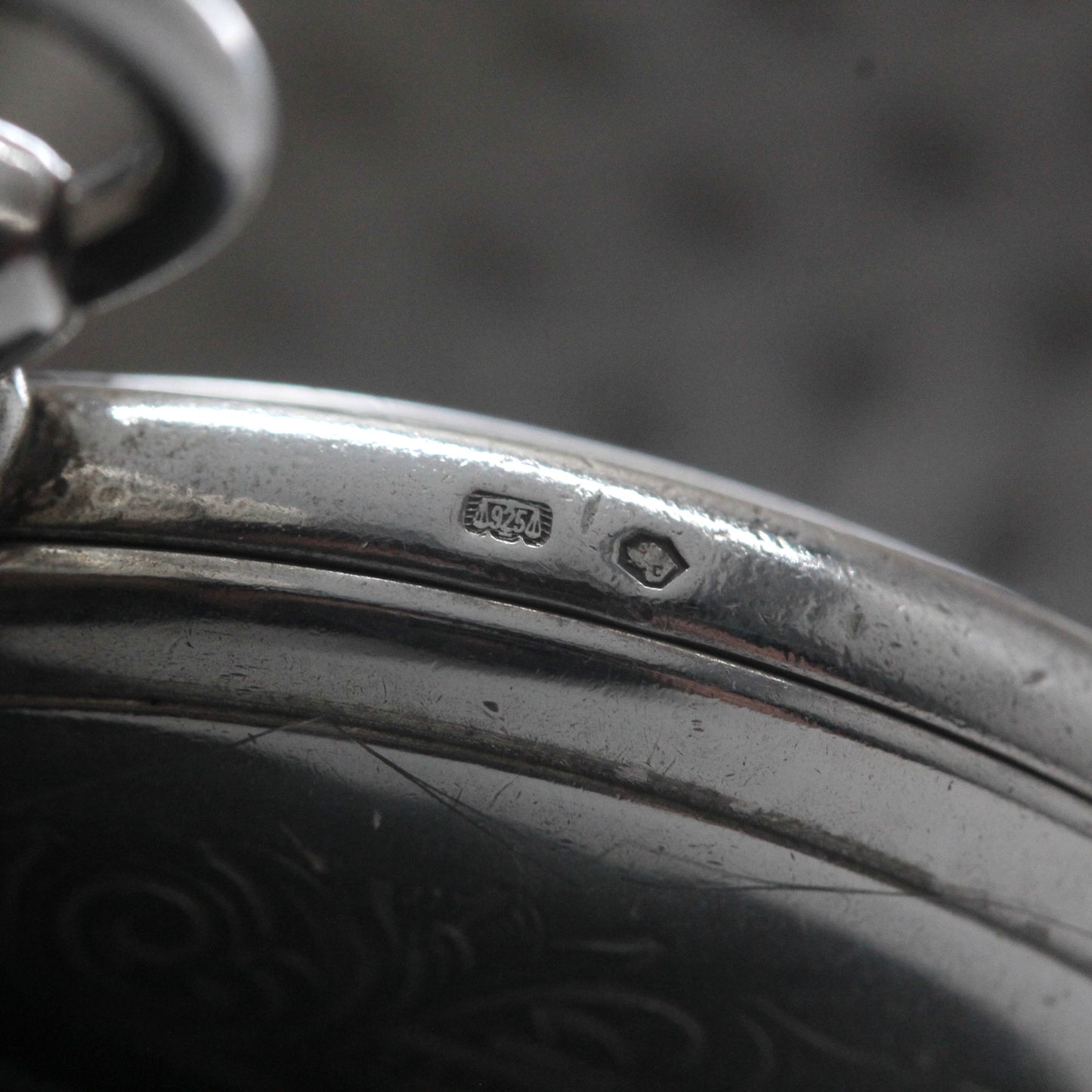 すでに絶版で製造されていない、ティソ銀無垢懐中時計