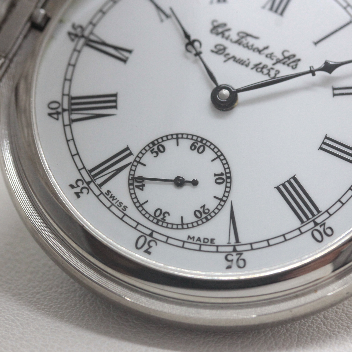 6時方向にはスモールセコンド