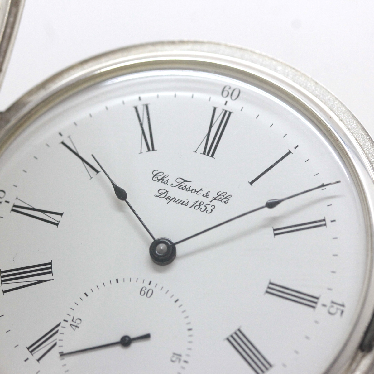 12時方向にはブランドの表記