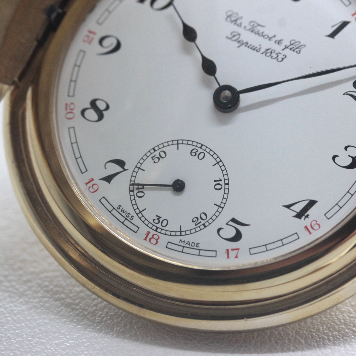 6時方向には秒針を表示するスモールセコンド