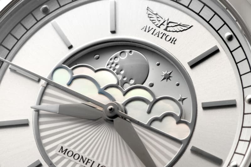AVIATOR(アビエイター) MOONFLIGHT（ムーンフライト）V.1.33.0.250.4 ホワイト 腕時計