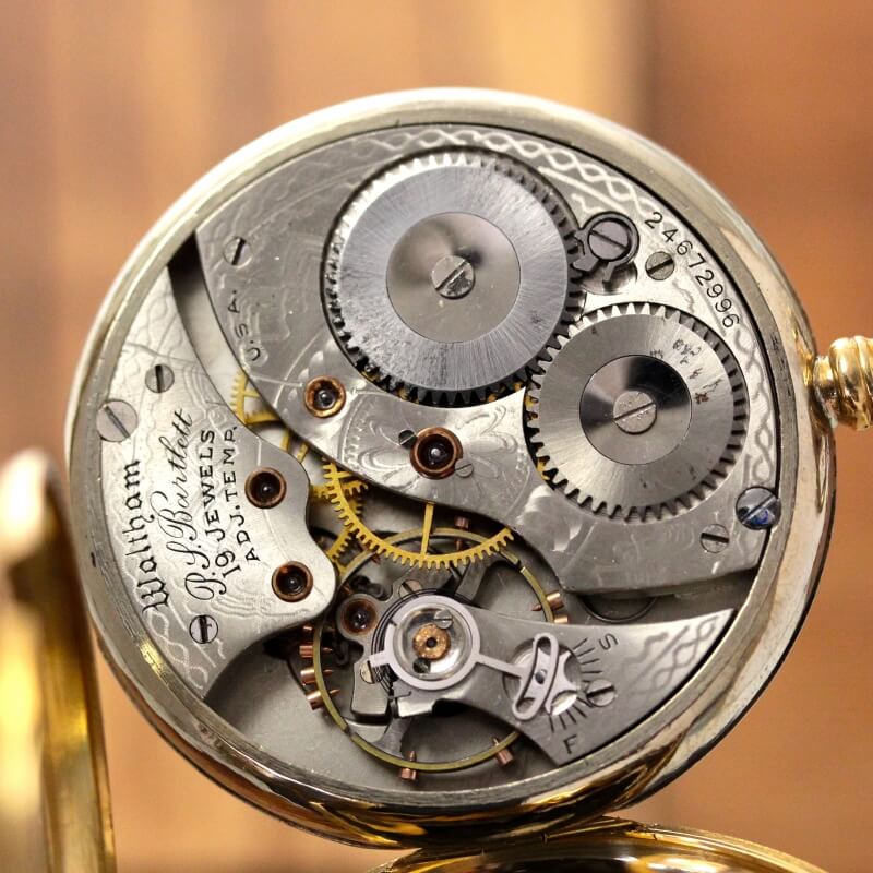 絶版モデルのアメリカンウォルサム（WALTHAM）社製18k金無垢懐中時計