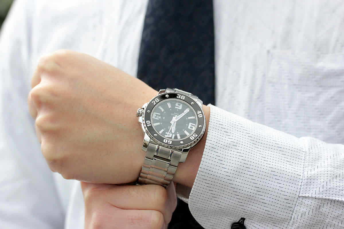 スーツに似合う腕時計