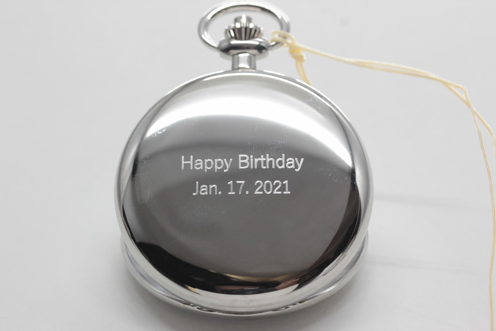 彼氏への誕生日プレゼントとして文字刻印した例。
