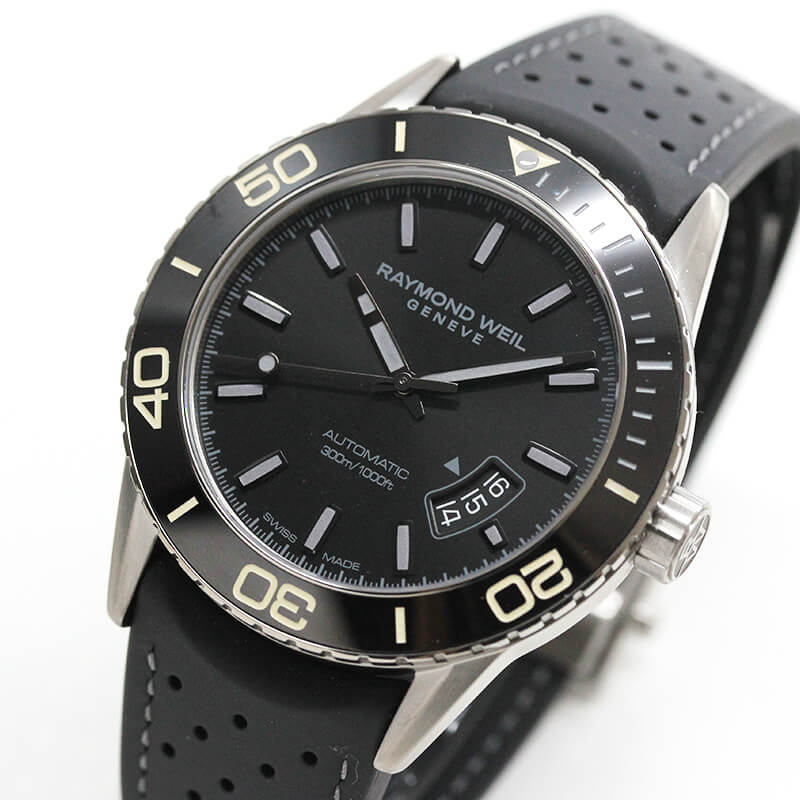 ブラックカラー 腕時計