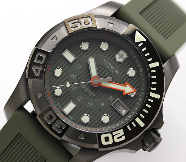 VICTORINOX SWISS ARMY DIVEMASTER 500 カーキグリーン　ダイブマスター500　241560