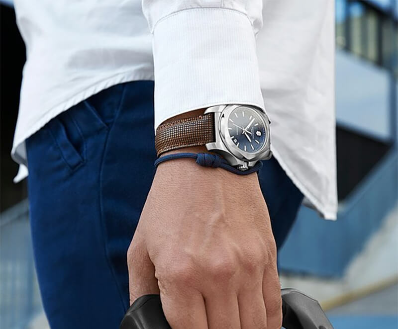 VICTORINOX(ビクトリノックス)　INOX イノックス　自動巻き腕時計 おしゃれ　ビジネスシーンでも使える落ち着いたデザイン