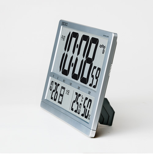 SEIKO セイコー デジタル 電波 掛け置き兼用時計 SQ433S　スタンド使用例